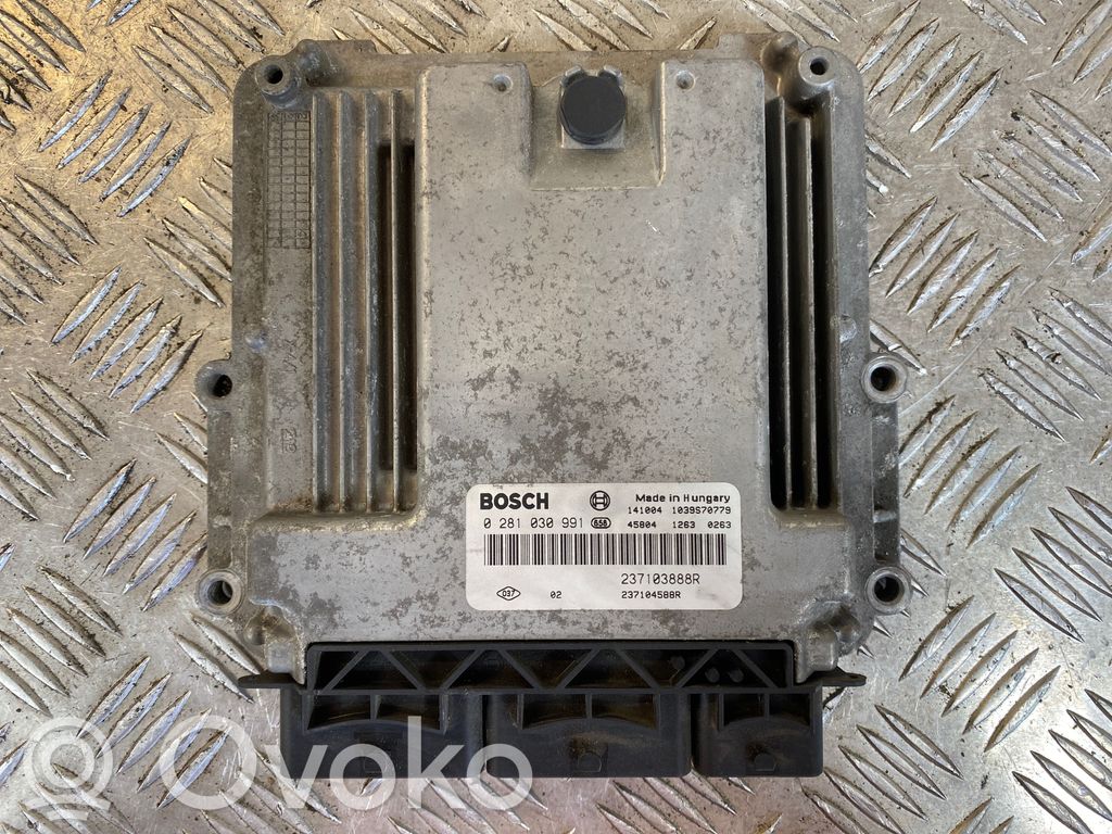 Opel Vivaro Engine control unit/module 
