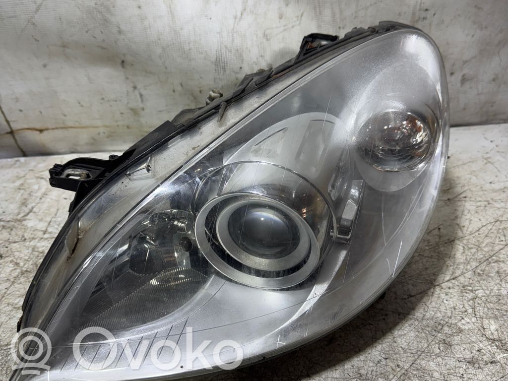 Mercedes-Benz B W245 Lampa przednia 