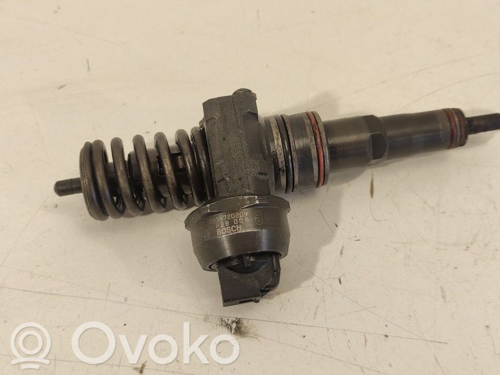 Audi A4 S4 B6 8E 8H Injektor Einspritzdüse 
