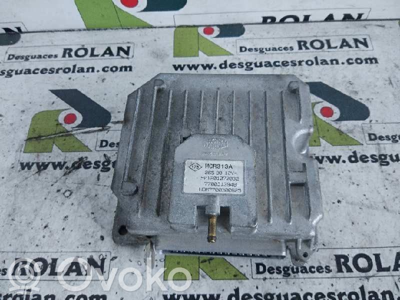 Unidad de control/módulo del motor   7700313948