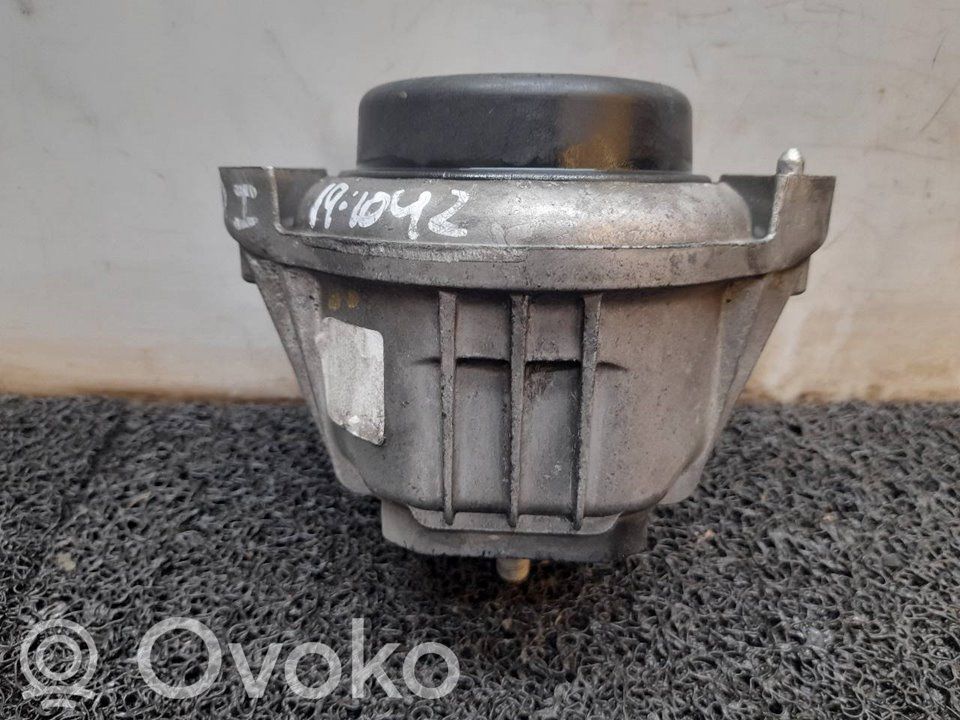 BMW 3 E90 E91 Engine mount bracket 