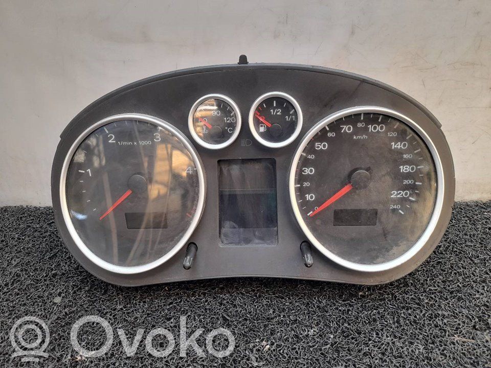 Audi A2 Speedometer (instrument cluster) 