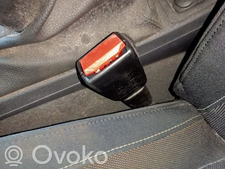 Boucle de ceinture de sécurité avant