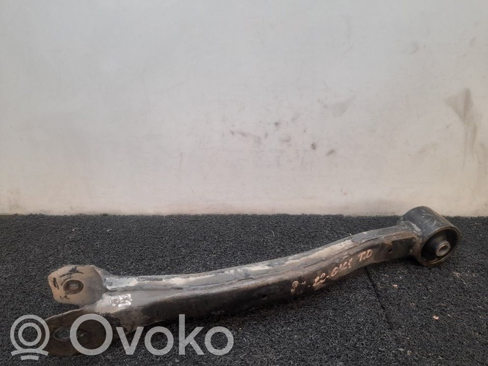 Brazo de suspensión trasero