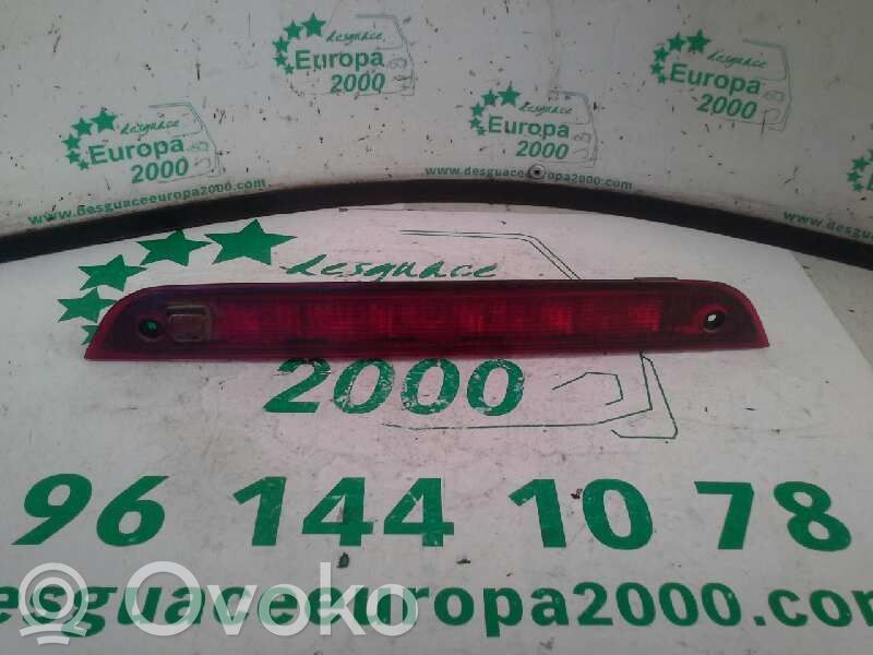 Third/center stoplight   XS4M13A613AB
