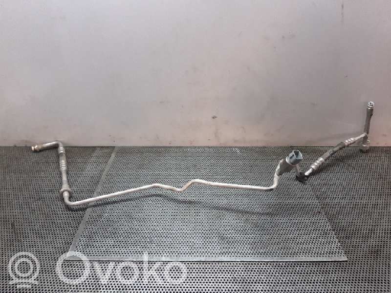 Ilmastointilaitteen putki (A/C)