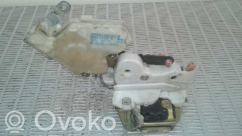 Nissan Almera N16 Takaoven lukko