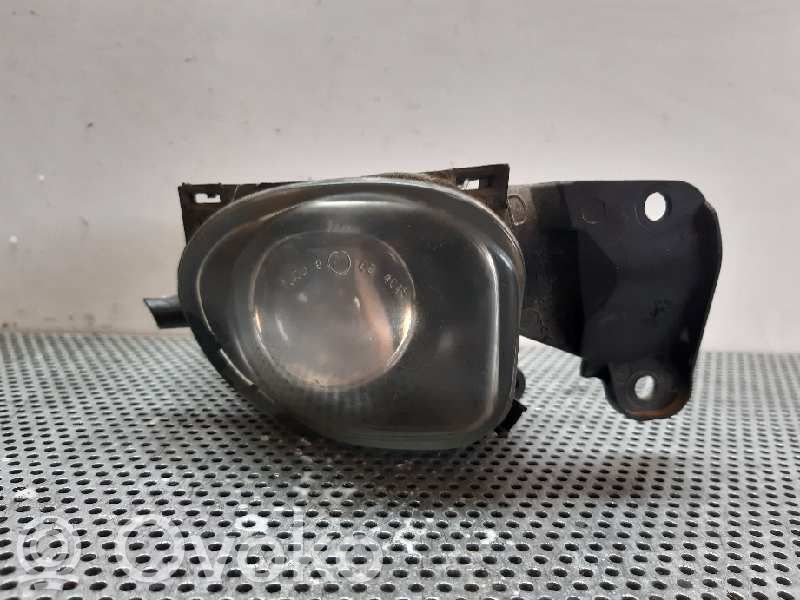 Miglas lukturis priekšā   4B0941700A