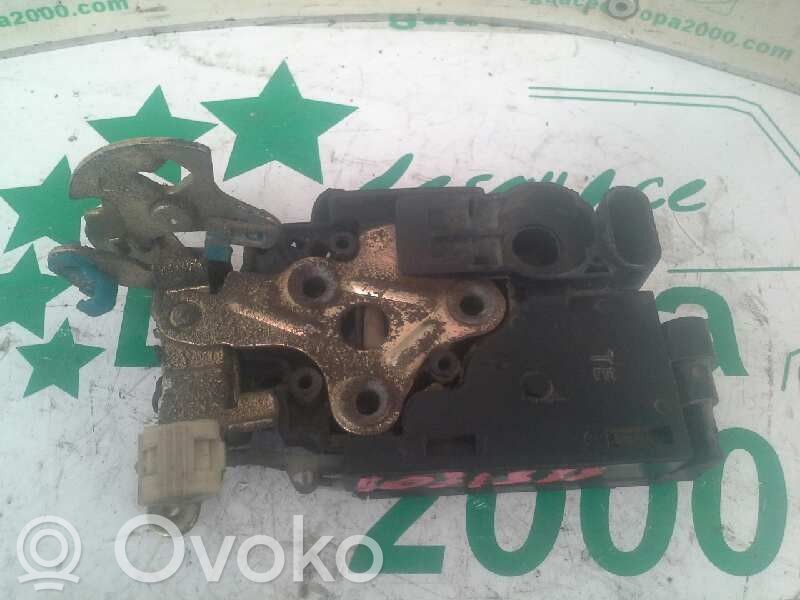 Cerradura de puerta delantera