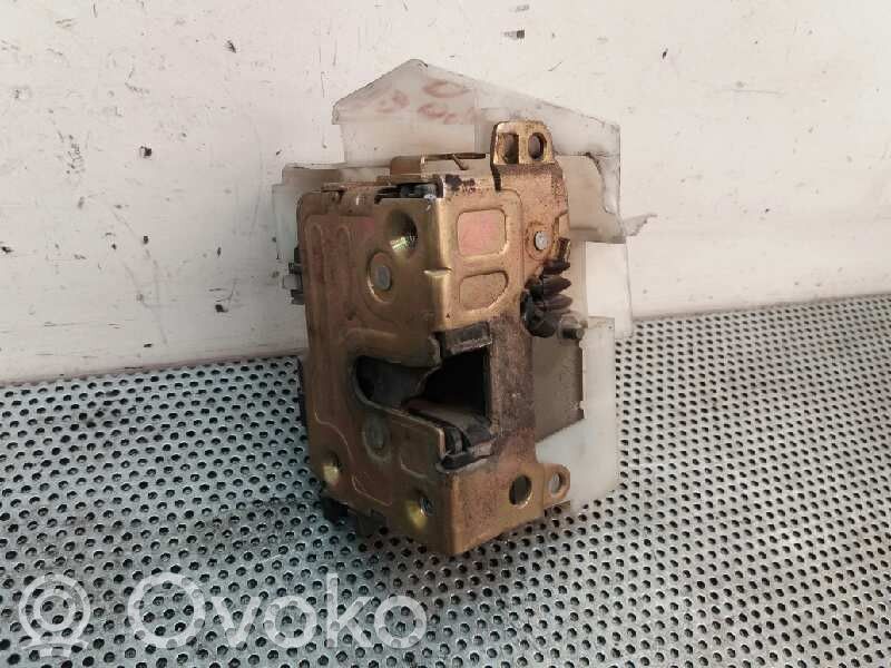 Cerradura de puerta delantera