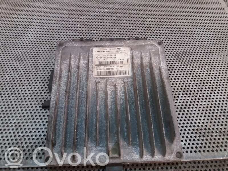 Engine control unit/module   8200334419,8200414354