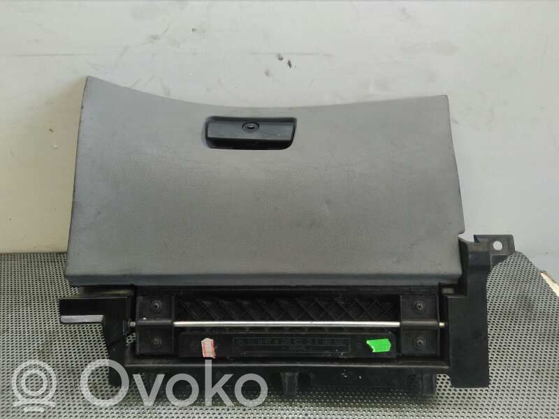 Glove box