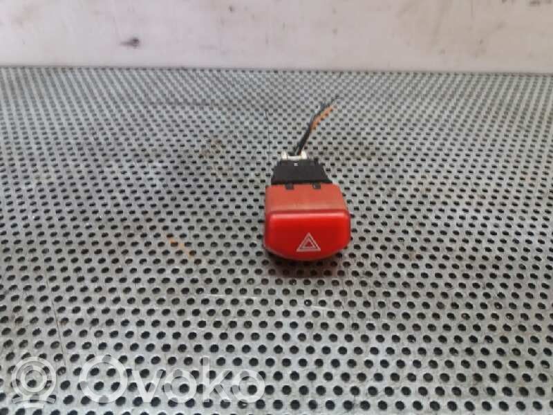 Nissan Micra Comutator lumini pericol 