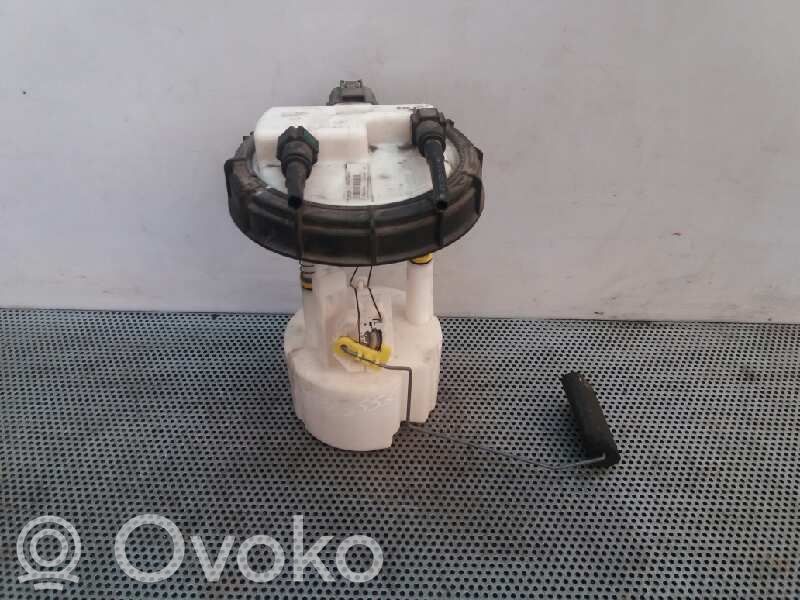 Nissan Micra Bomba interna de combustible 