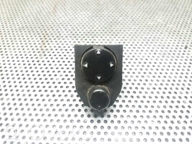 Wing mirror switch   8D0959565A