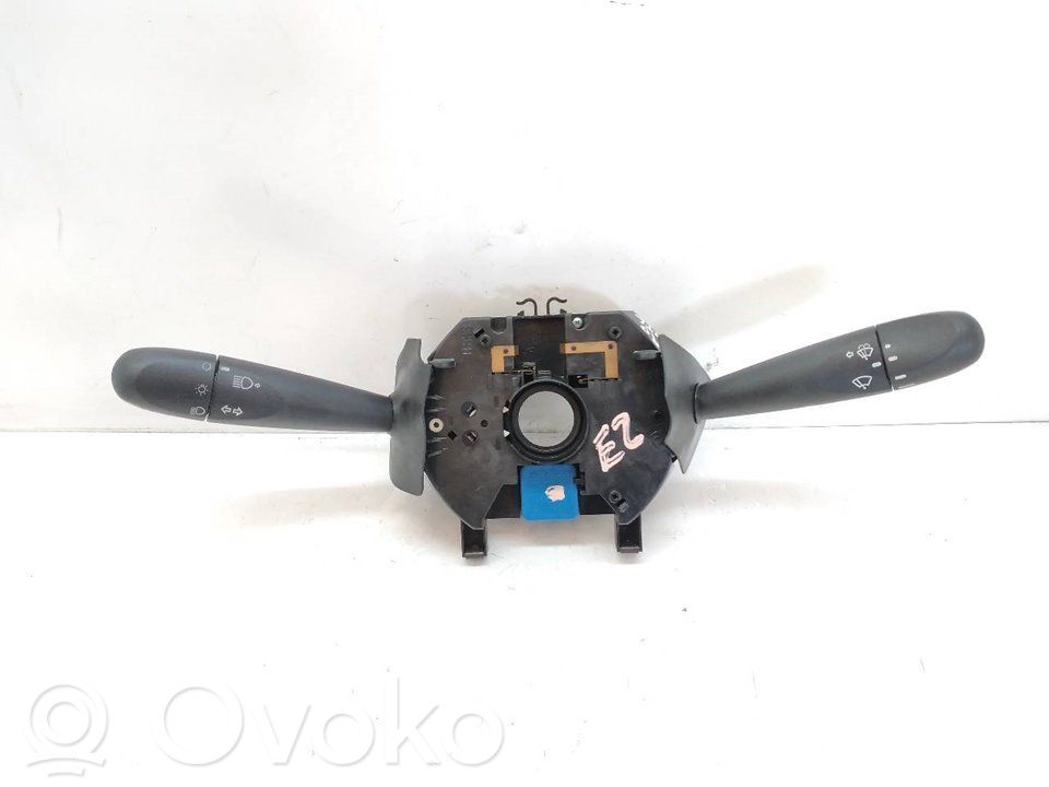 Interruptor de control del panel de luces   B883