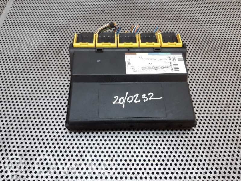 Ford Focus Unidad de control/módulo del bloqueo de puertas 