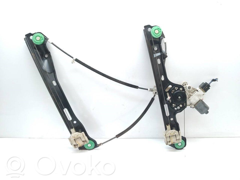 BMW 1 E81 E87 Front door electric window regulator 