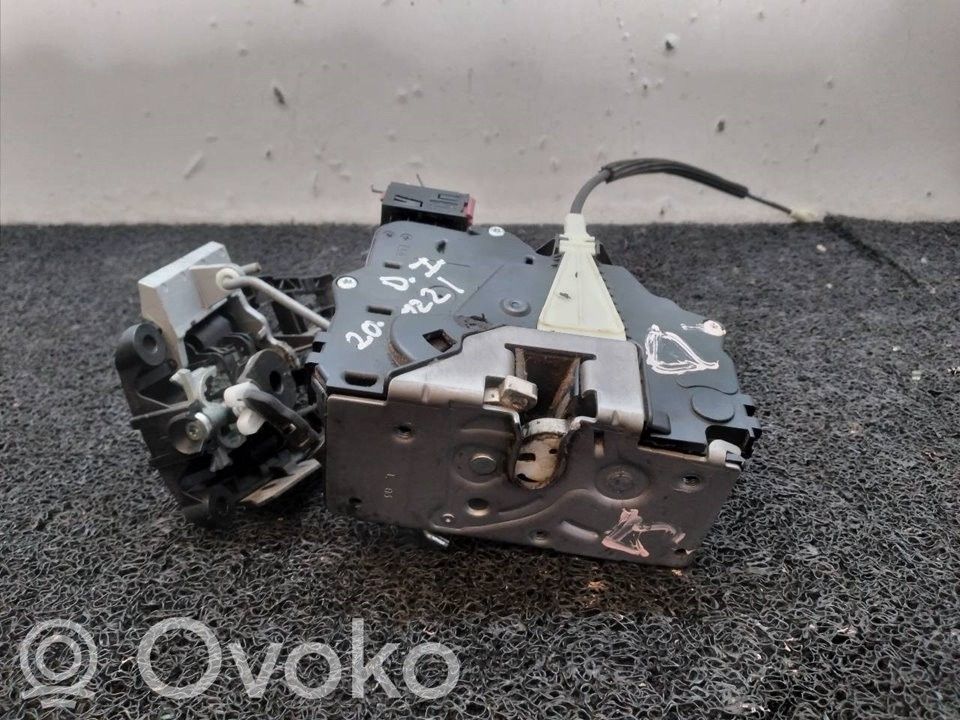 Opel Corsa E Încuietoare ușă față 