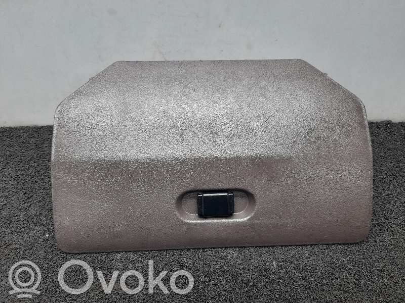 Glove box
