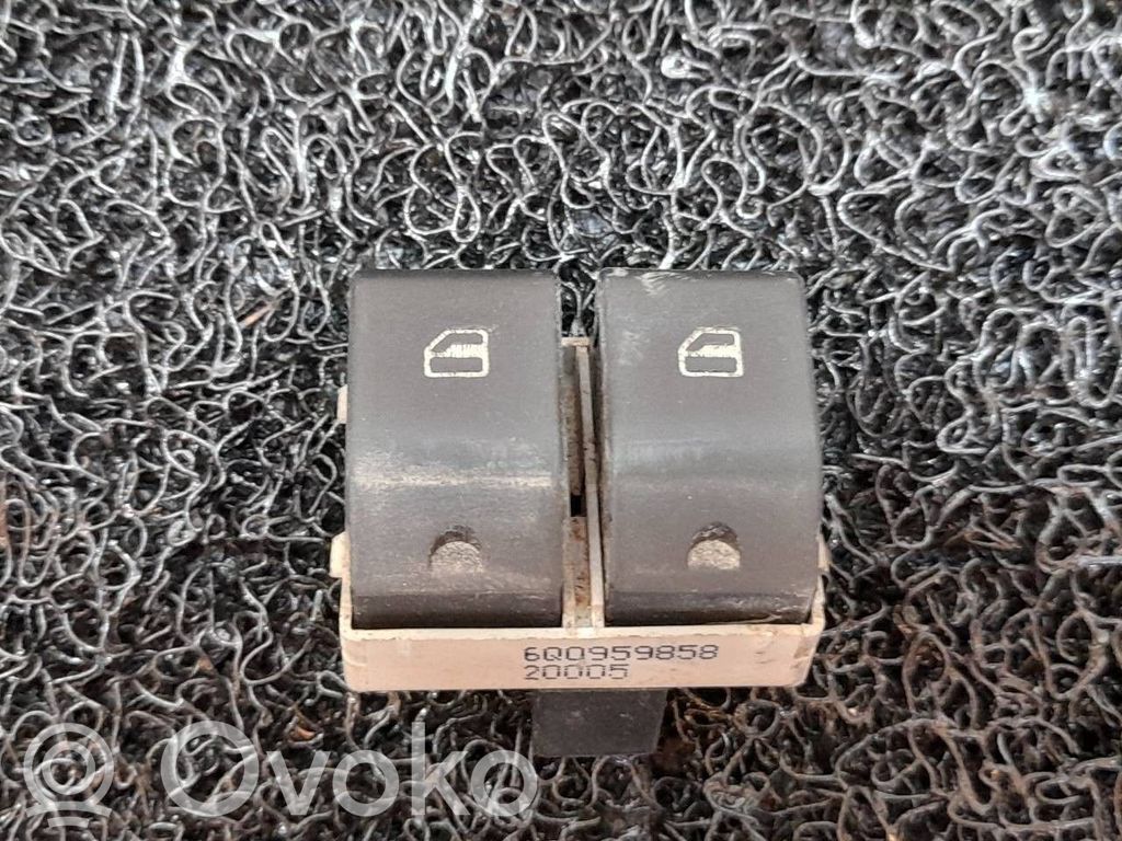 Comutator comandă geamuri electrice   6Q0959858