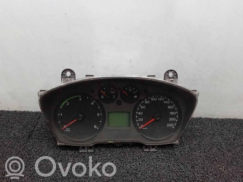 Geschwindigkeitsmesser Cockpit   6C1T10849,00281142579C1