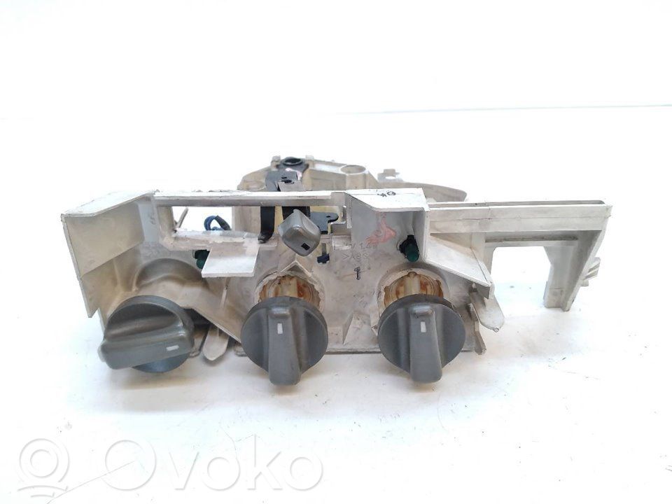 Toyota Corolla E110 Air conditioner control unit module 