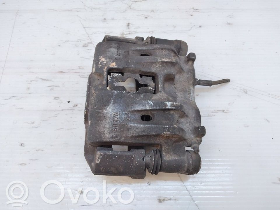 Nissan Atleon Pinza del freno posteriore 