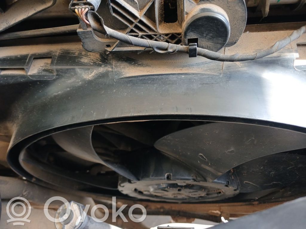 Infiniti QX30 Ventilator electric răcire radiator 