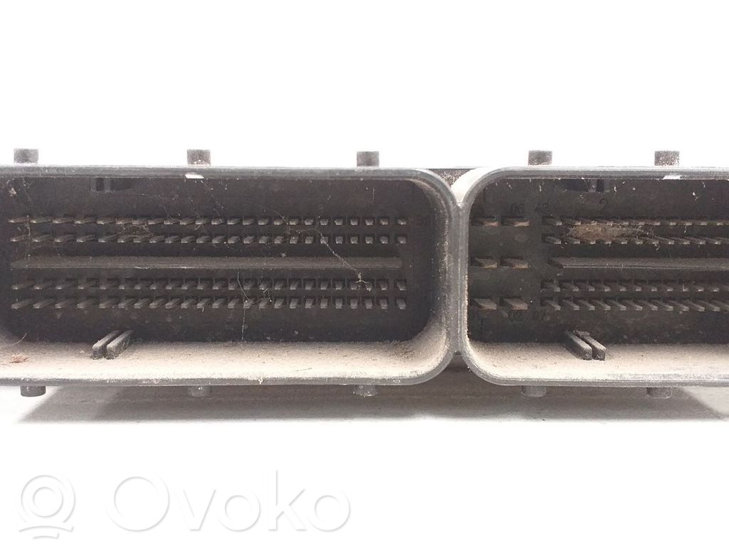 Unidad de control/módulo del motor   0281012880