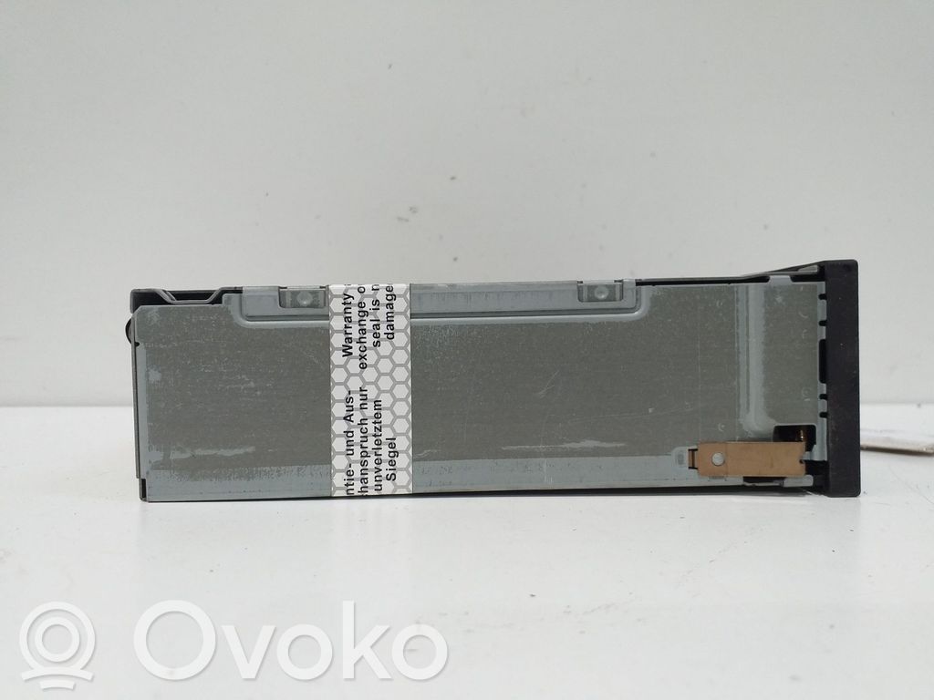 Radio / CD-Player / DVD-Player / Navigation   8E0035111A