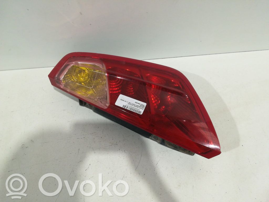 Lampa tylna