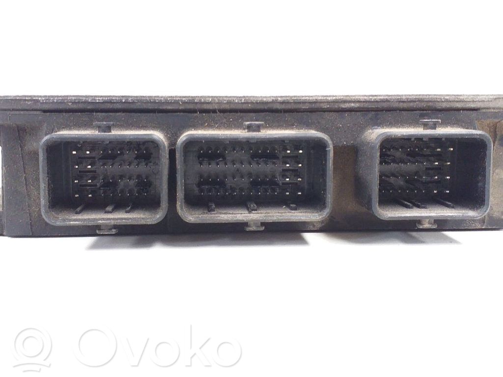 Unidad de control/módulo del motor   8200331477