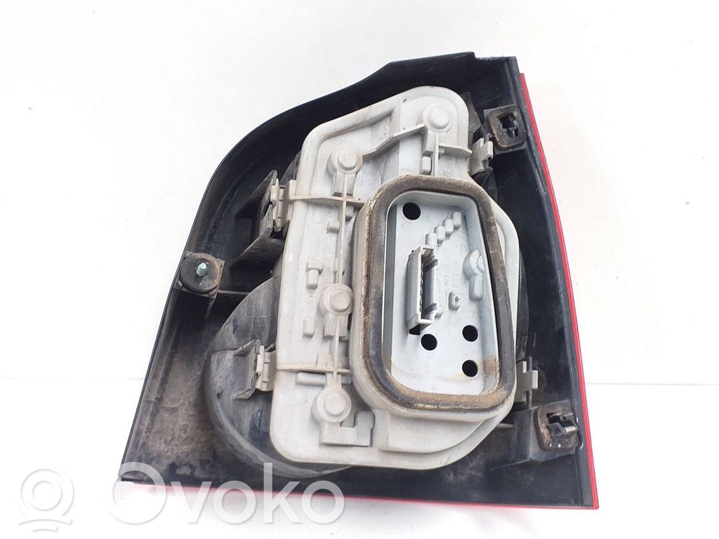 Takavalot   6Q6945095G