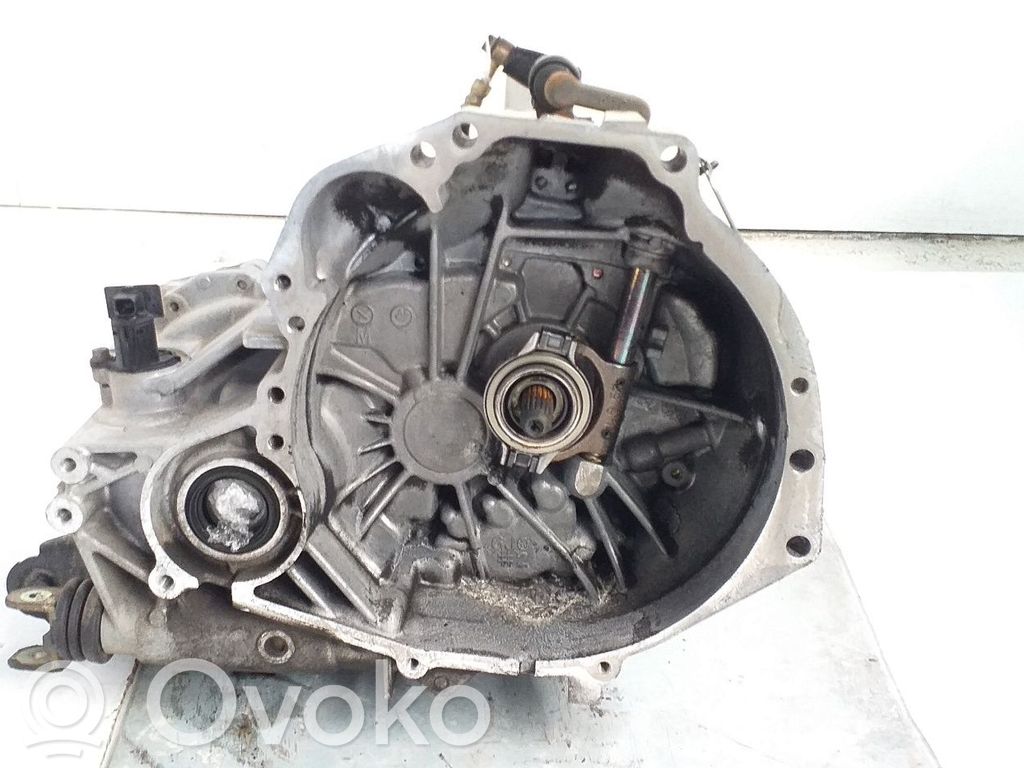 Nissan Almera N16 Scatola del cambio manuale a 5 velocità 