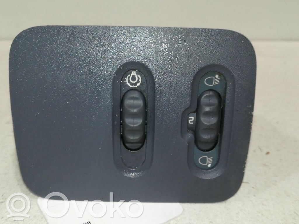 Light switch   7700849253