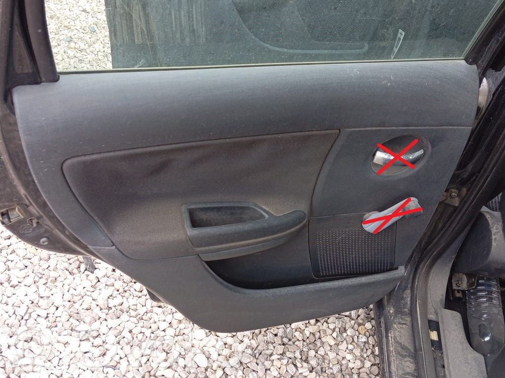 Moldura del tarjetero de la puerta trasera