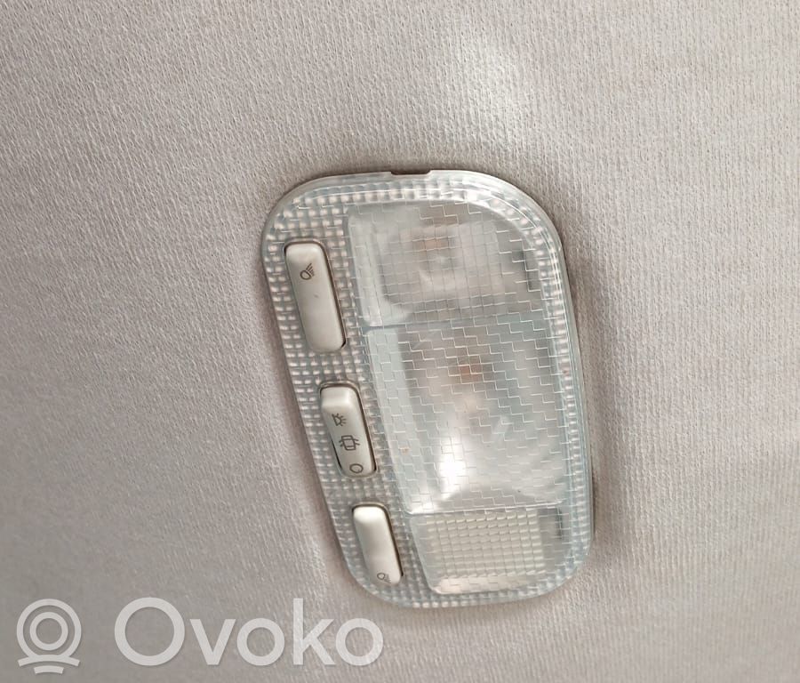Luz del asiento delantero