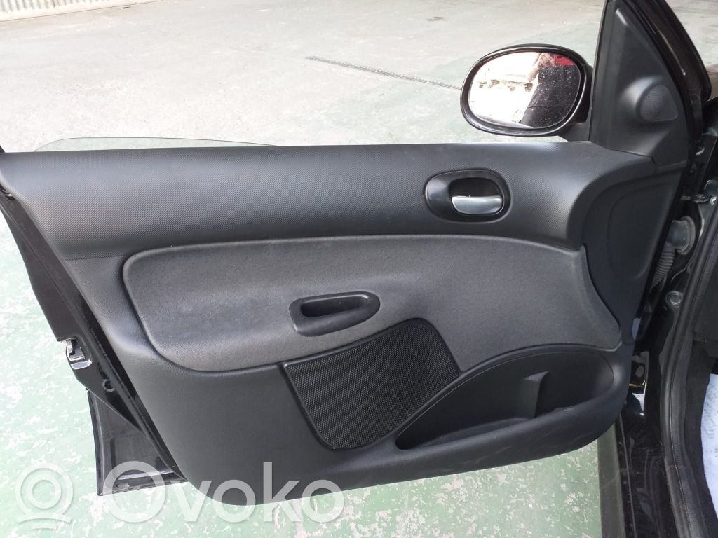 Peugeot 206+ Macara ușă față cu motor 
