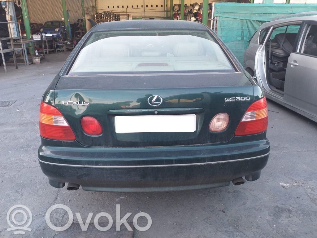 Toyota Avensis T220 Feux arrière sur hayon 
