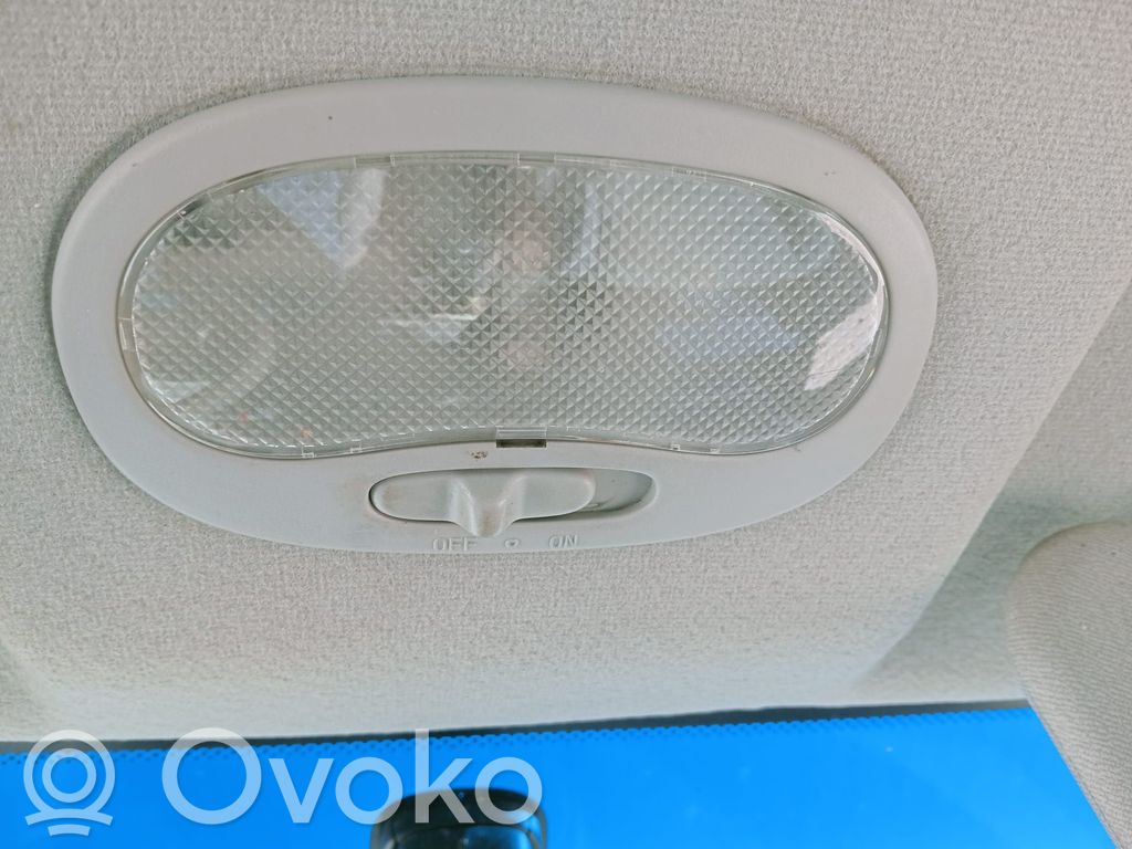 Éclairage lumière plafonnier avant