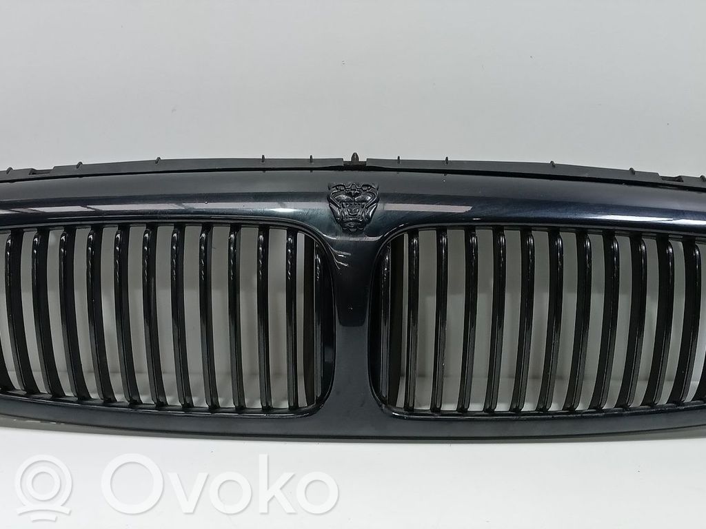 Jaguar X-Type Etusäleikkö 