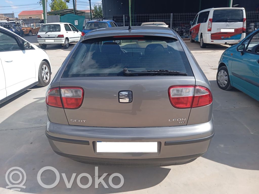 Seat Leon (1M) Luci posteriori del portellone del bagagliaio