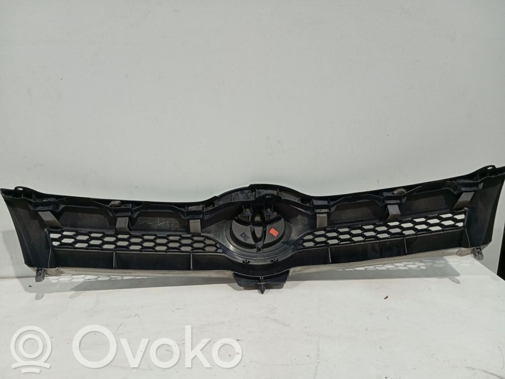 Toyota Corolla Verso AR10 Grilă față 