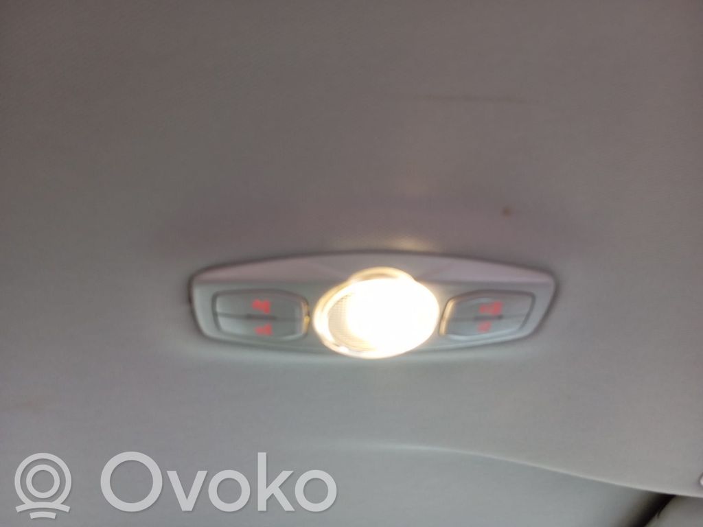 Éclairage lumière plafonnier avant