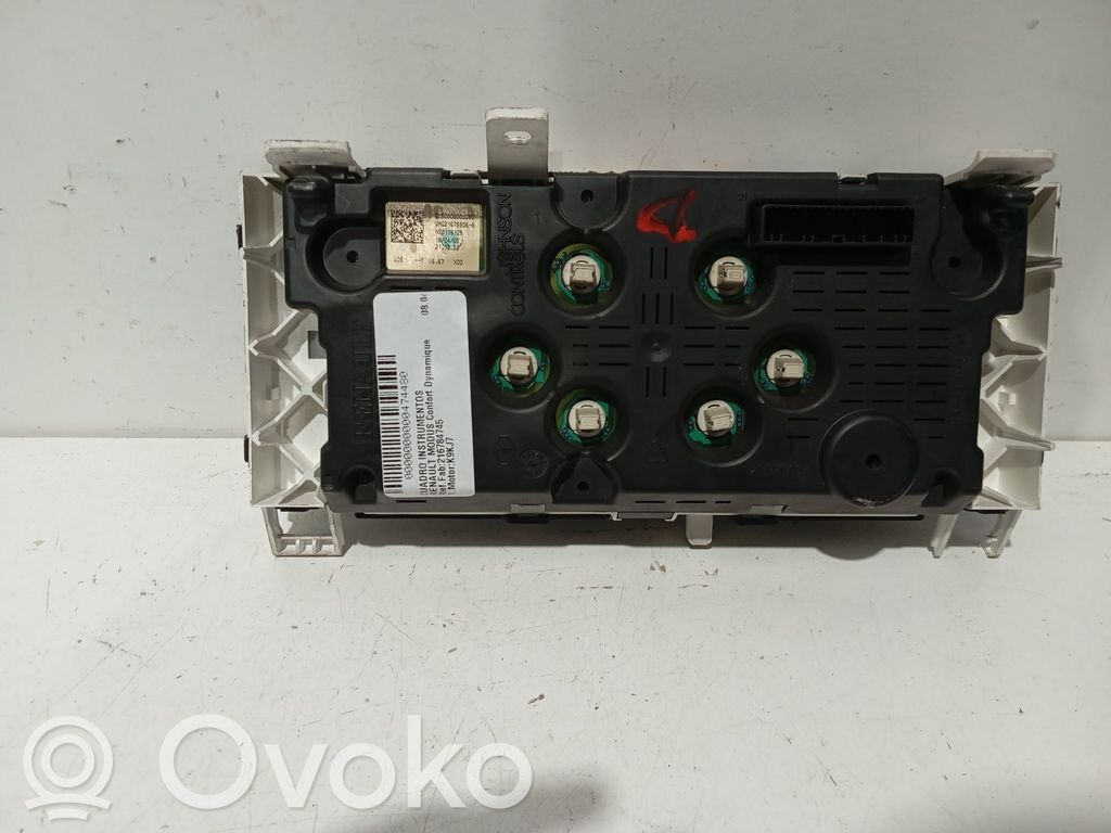 Speedometer (instrument cluster)   216784745