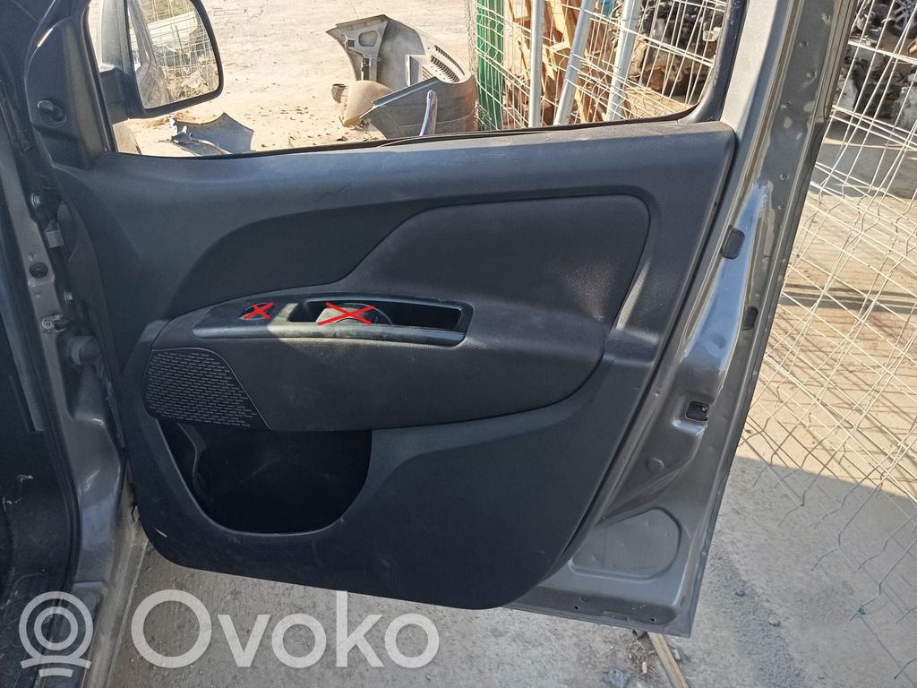 Fiat Doblo Garniture de panneau carte de porte avant