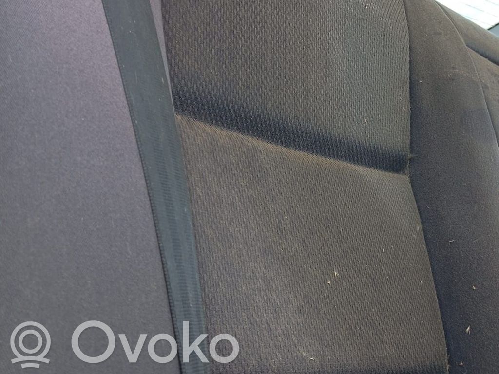 Takaistuimen turvavyö