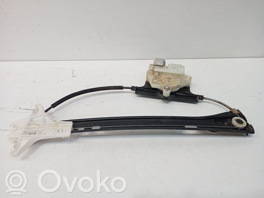Volkswagen PASSAT B8 Macara geam spate manuală 
