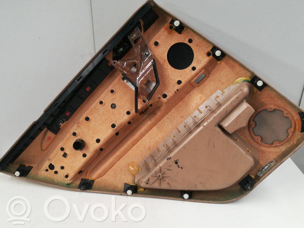 BMW X5 E53 Takaoven verhoilu